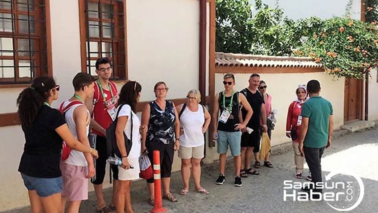 Deaflympics için geldiler Samsun’u gezmeden edemediler