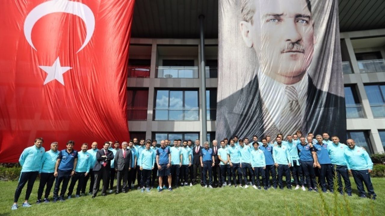 A Milli Takım 30 Ağustos Zafer Bayramı'nı kutladı