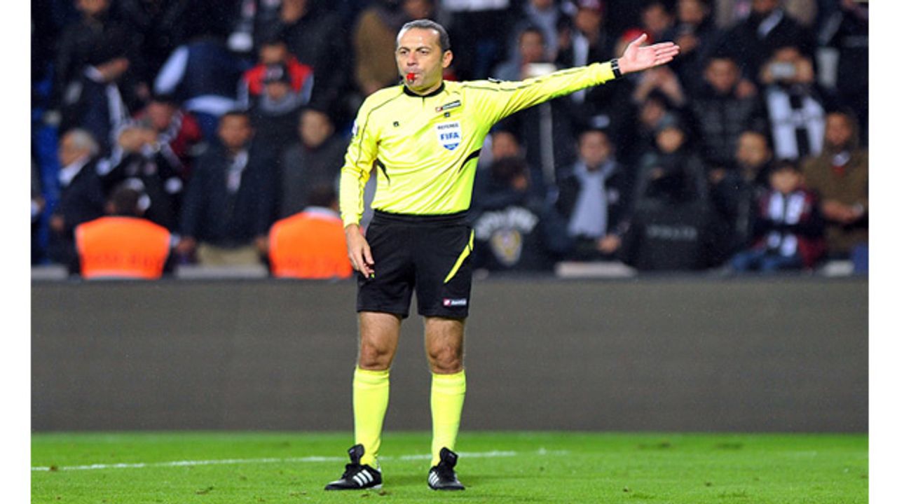 UEFA'dan Cüneyt Çakır'a görev