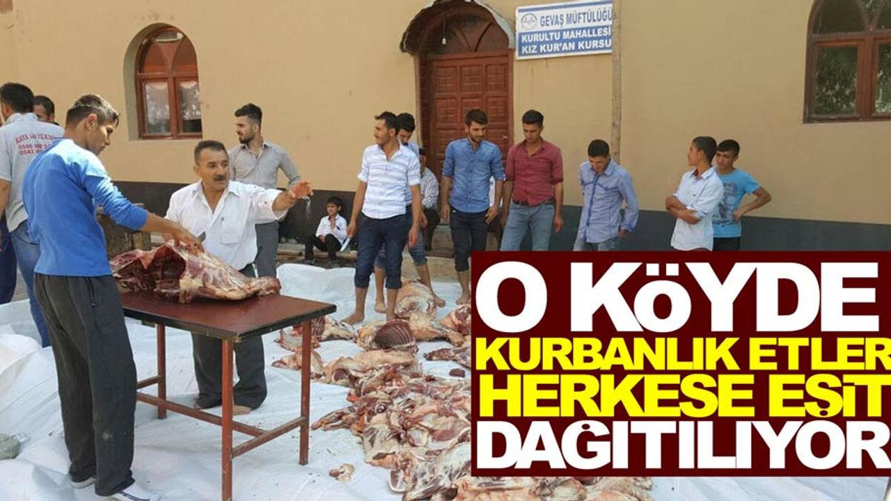 O köyde kurbanlık etler ayrım yapılmadan dağıtılıyor