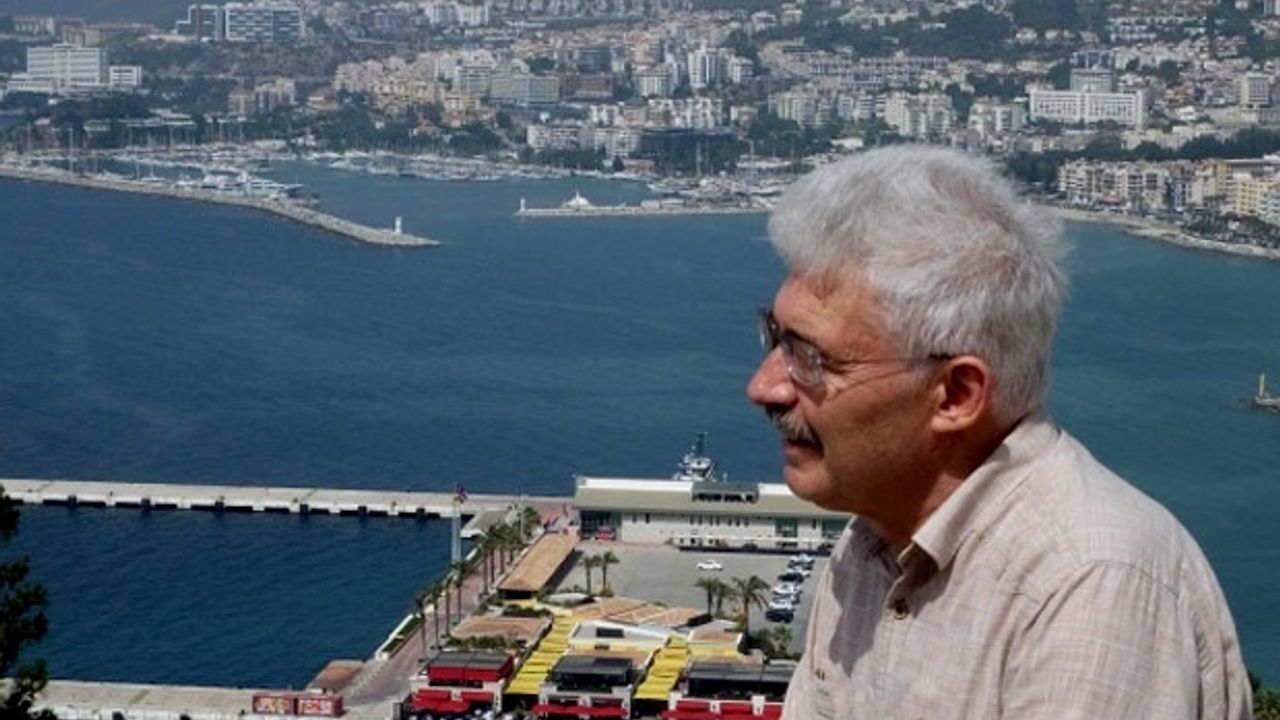 Gündüz sayılara, gece sözlere yön veriyor