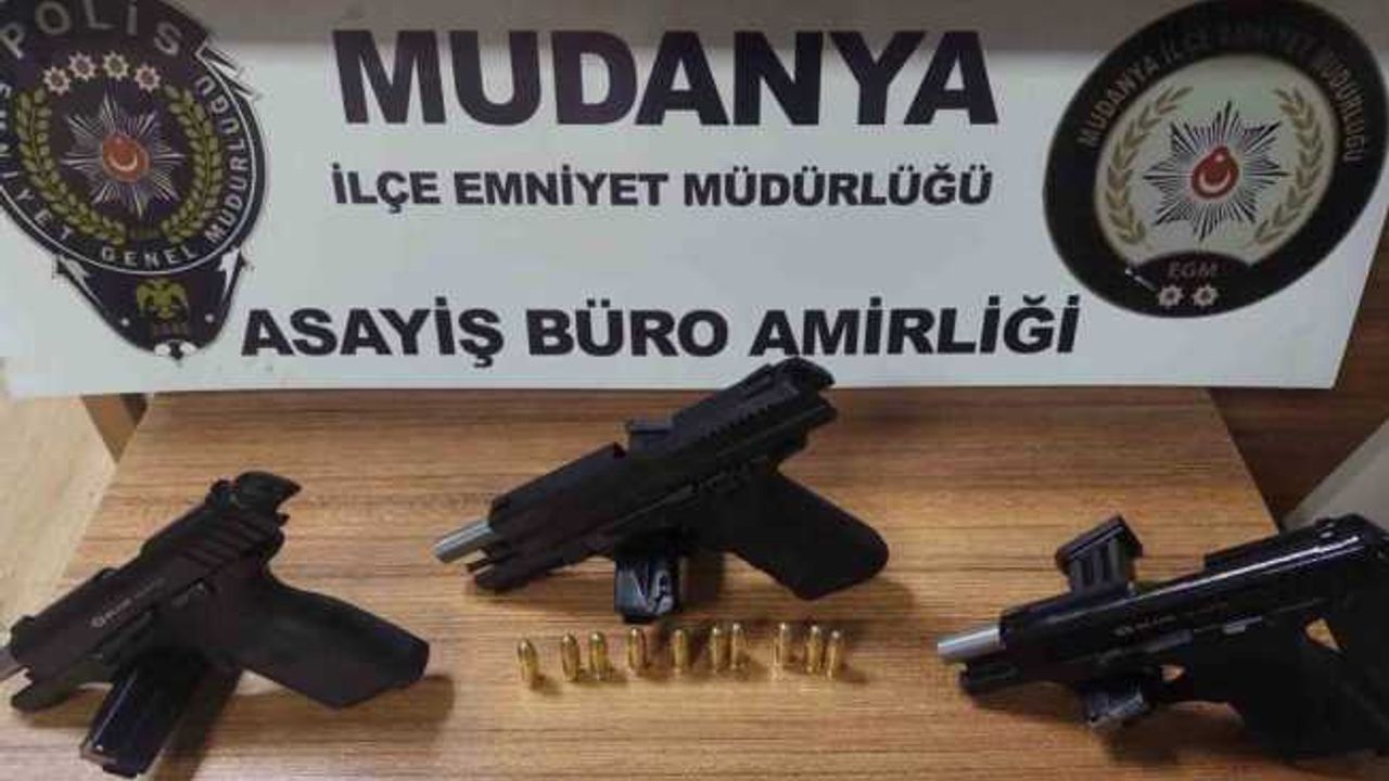 Bursa’da ruhsatsız silah bulunan 3 kişi hakkında tahkikat başlatıldı