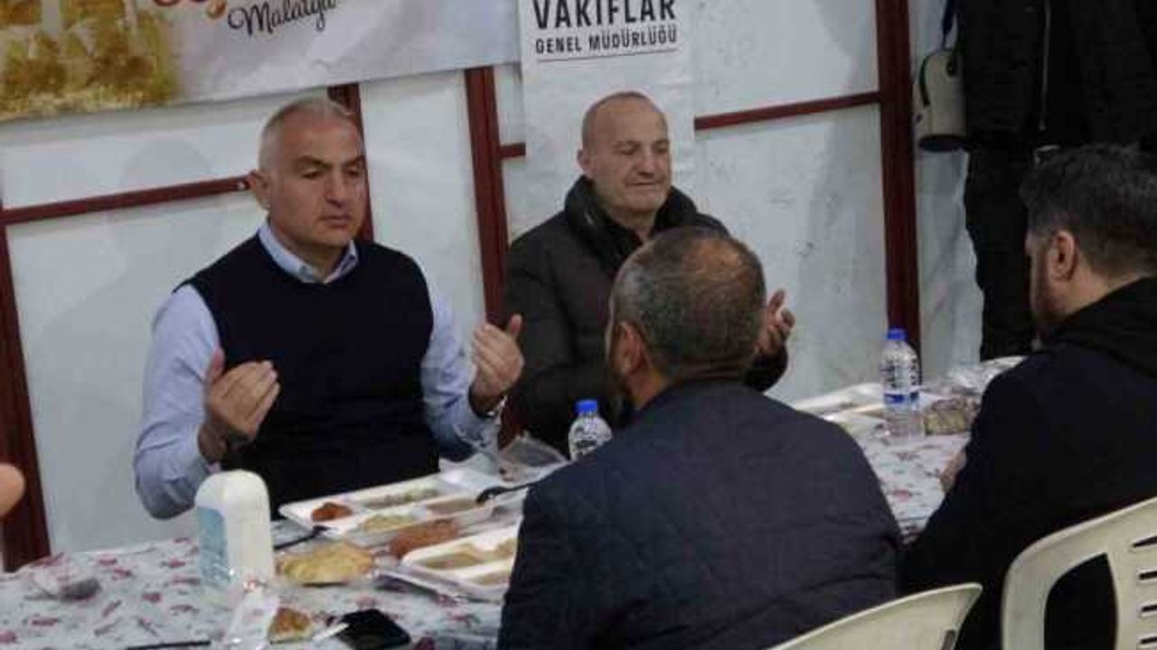 Bakan Ersoy: “Bu afeti el ele vererek birlikte atlatacağız”