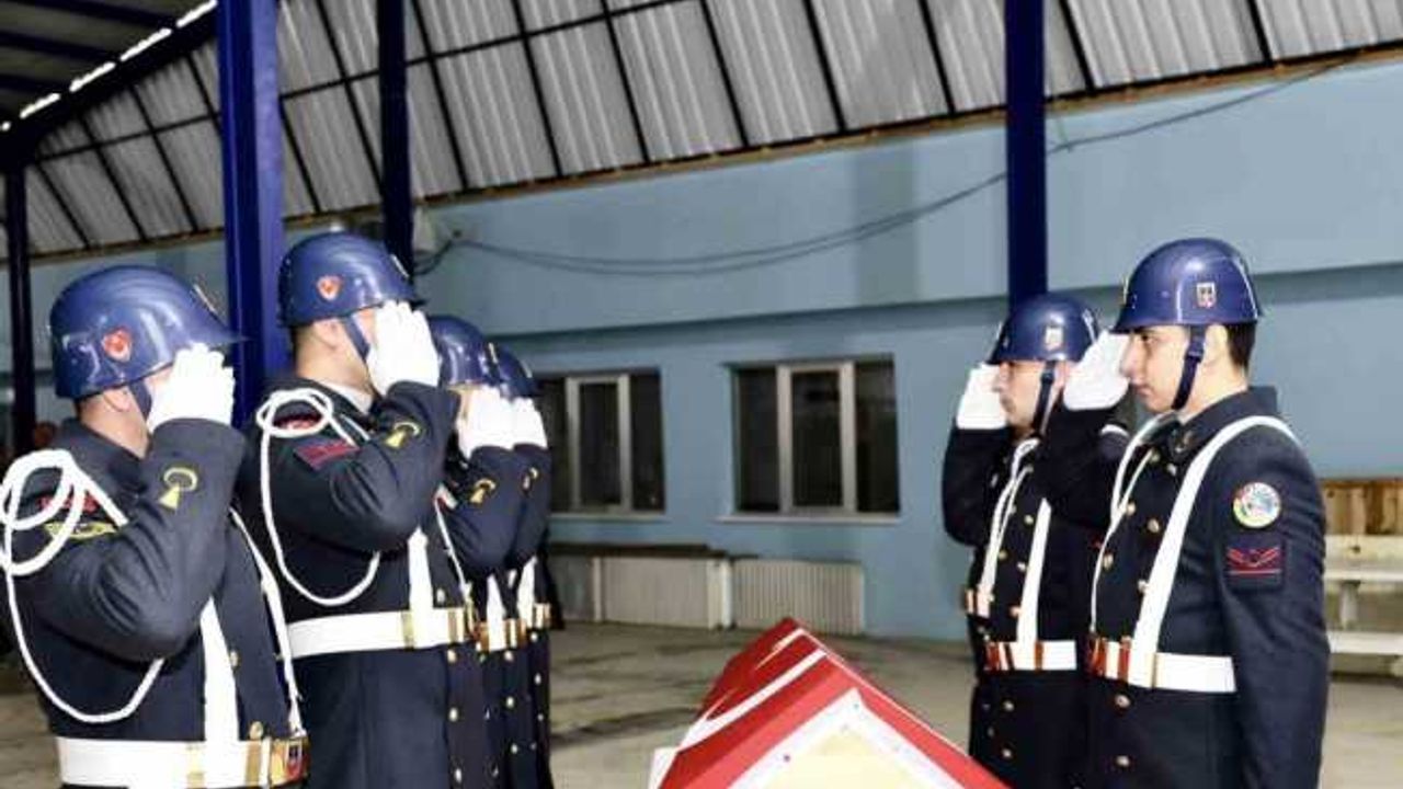 Görevi başında hayatını kaybeden uzman çavuşa veda