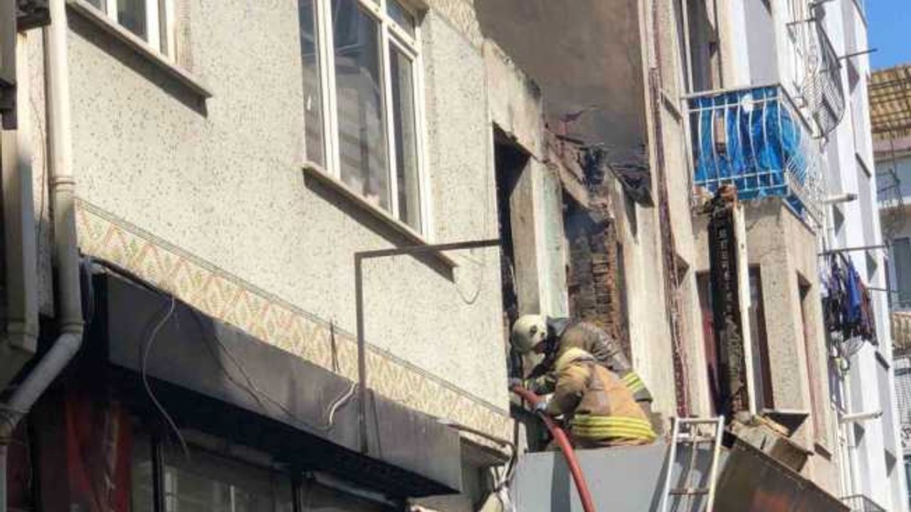 Ortaköy’de iki katlı binada yangın: İBB başkan adayının evi yandı