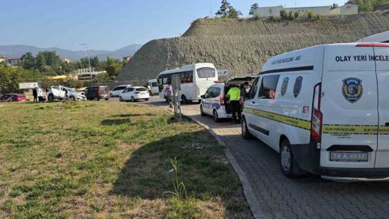 Polisin dur ihtarına uymayıp kaçan 3 kişiden biri kaza yapınca yakalandı