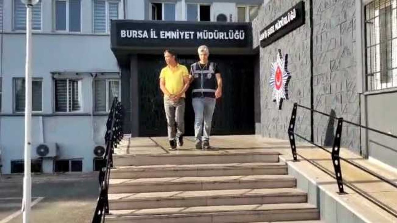 4 yıldır sahte kimlikle, kılık değiştirerek kaçıyordu.. Kıyafet alırken yakalandı