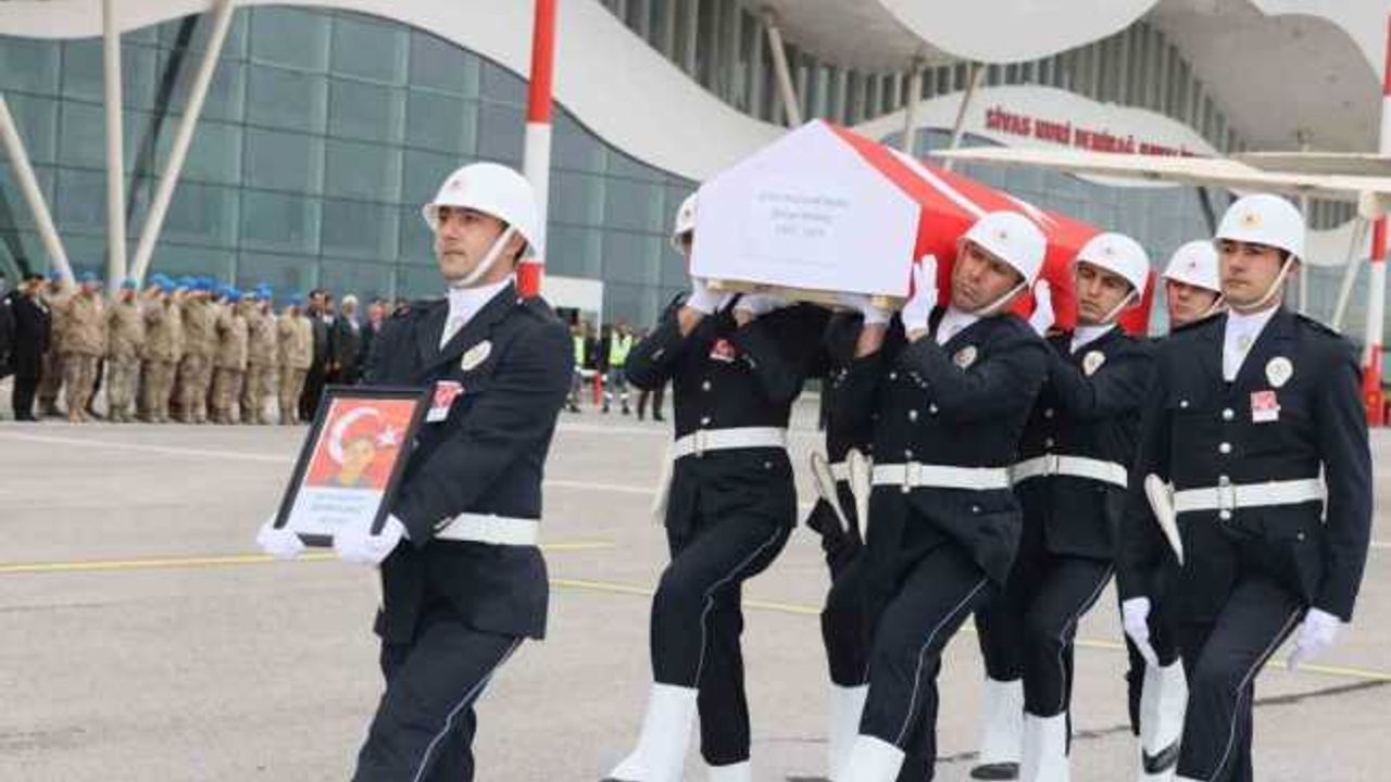 Şehit polis Şeyda Yılmaz’ın cenazesi memleketi Sivas’a getirildi