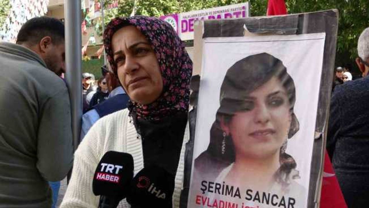 Evlat nöbetine katılan anne: “Kızımın kalemini kırıp eline silah verdiler”