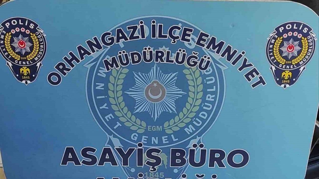 polisten kaçan otomobilden uyuşturucu çıktı