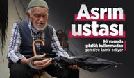 Asrın ustası: 96 yaşında gözlük kullanmadan şemsiye tamir ediyor