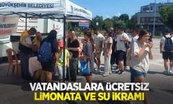 Vatandaşlara ücretsiz limonata ve su ikramı