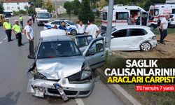 Sağlık çalışanlarının araçları çarpıştı: 3'ü hemşire 7 yaralı