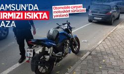Samsun'da kırmızı ışıkta kaza: Otomobile çarpan motosiklet sürücüsü yaralandı