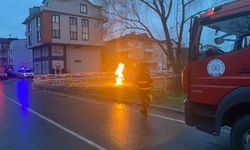 Yer altından çıkan metan gazı alev aldı, saatlerdir sönmüyor