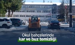 Okul bahçelerinde kar ve buz temizliği