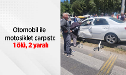 Otomobil ile motosiklet çarpıştı: 1 ölü, 2 yaralı