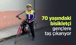 70 yaşındaki bisikletçi gençlere taş çıkarıyor