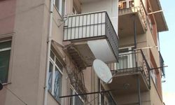 Kbir binanın 3. katındaki balkon çöktü
