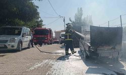 Park halindeki otomobil alev aldı
