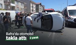Bafra'da otomobil takla attı: 2 yaralı