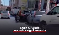 Kadın sürücüler arasında kavga kamerada