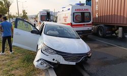cip ile otomobil çarpıştı: 2 yaralı