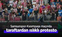 Samsunspor-Kasımpaşa maçında taraftardan ıslıklı protesto