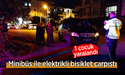 Minibüs ile elektrikli bisiklet çarpıştı: 1 çocuk yaralandı.