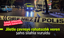 Sokak ortasında cinayet kamerada: Jiletle çevreye rahatsızlık veren şahıs silahla vuruldu.