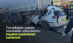 Tıra arkadan çarpan otomobilin sürücüsünün hayatını kaybetmesi kamerada