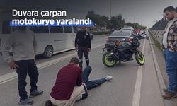 Duvara çarpan motokurye yaralandı