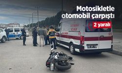 Motosikletle otomobil çarpıştı: 2 yaralı