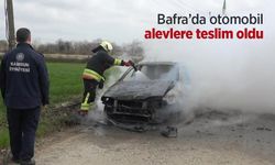 Bafra’da otomobil alevlere teslim oldu