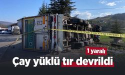 Çay yüklü tır devrildi: 1 yaralı