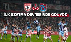 Samsunspor - Trabzonspor Maçında İlk Uzatma Devresi Golsüz Geçildi