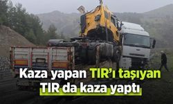 Kaza yapan TIR'ı taşıyan TIR da kaza yaptı