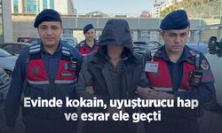 Evinde kokain, uyuşturucu hap ve esrar ele geçti