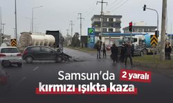 Samsun'da kırmızı ışıkta kaza; 2 yaralı