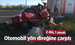 Otomobil yön direğine çarptı: 2 ölü, 1 yaralı