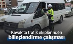 Kavak'ta trafik ekiplerinden bilinçlendirme çalışması