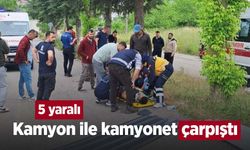 Kamyon ile kamyonet çarpıştı; 5 yaralı