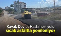 Kavak Devlet Hastanesi yolu sıcak asfaltla yenileniyor