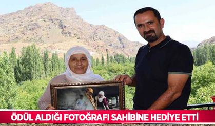 Ödül aldığı fotoğrafı sahibine hediye etti
