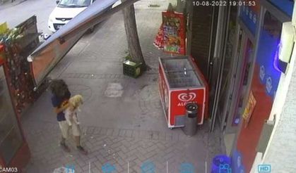 Yavru köpeği önce sevdi, sonra çaldı