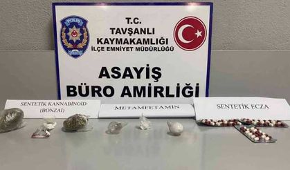 Kütahya’da "Dur" ihtarına uymayarak kaçan araçta uyuşturucu bulundu