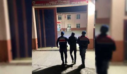 19 yıl hapis cezasıyla aranıyordu, çekyat altında yakalandı