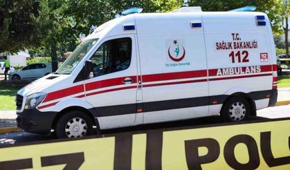 Minibüsün çarptığı yaşlı kadın kurtarılamadı