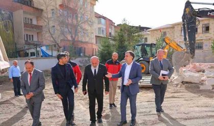 Vali Eldivan, satış mağazalarının proje çalışmalarını yerinde inceledi