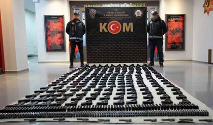 iki araçta yüzlerce ruhsatsız tabanca ele geçirildi